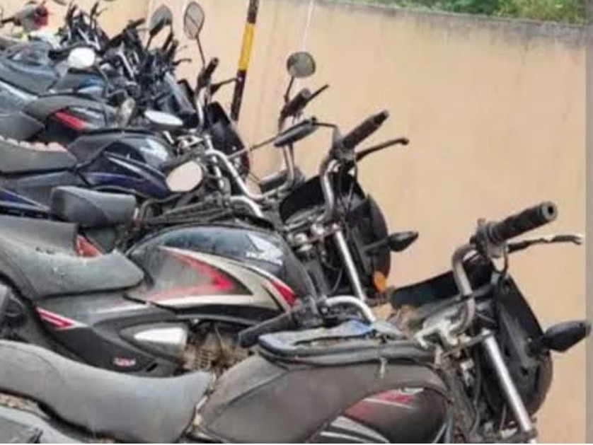 నేడు పట్టుబడ్డ వాహనాలకు వేలంపాట
