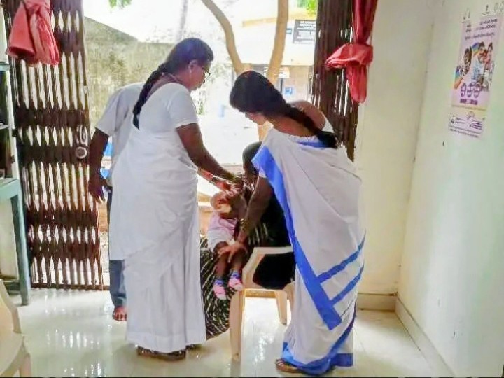 చిన్నారులకు రోగ నిరోధక టీకాలు