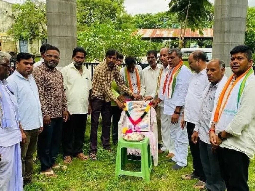 ‘ప్రజల గుండెల్లో ఉన్న నాయకుడు రాజీవ్ గాంధీ’