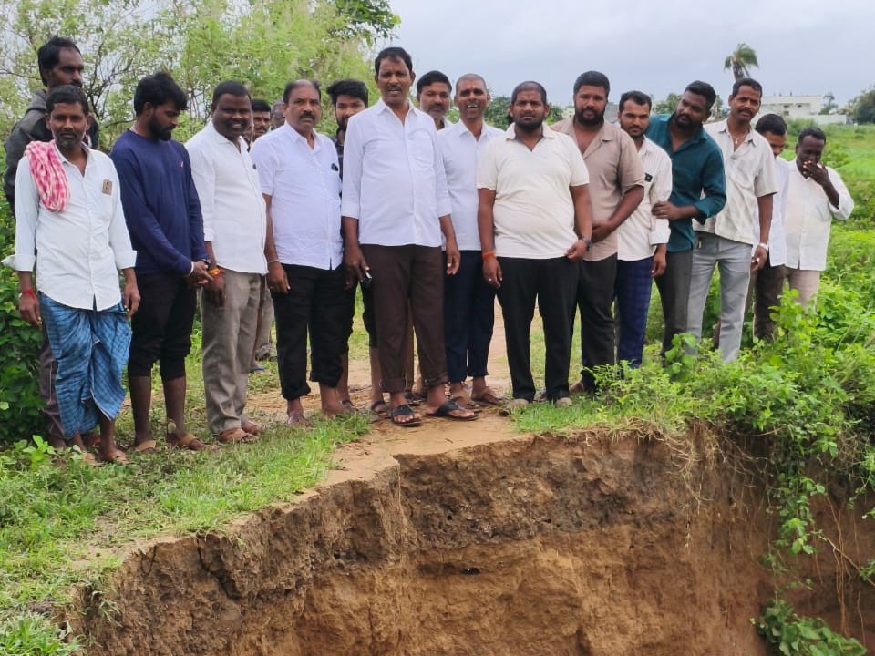 ‘పంట నష్టపోయిన రైతులను అన్ని విధాల ఆదుకుంటాం’