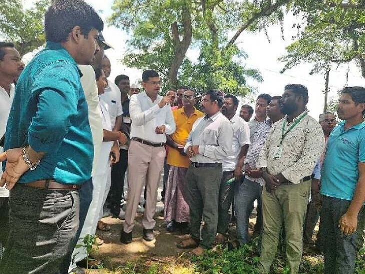 పోలం పిలుస్తోంది కార్యక్రమంలో కలెక్టర్