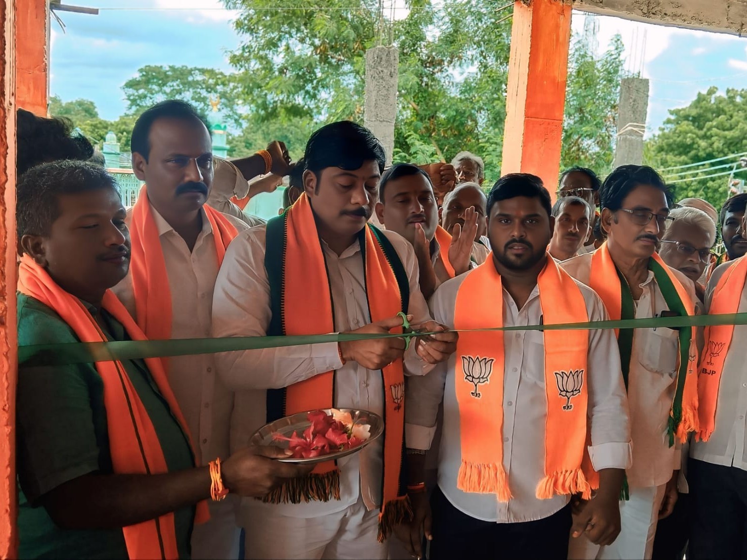 పార్టీ బలోపేతానికి కృషి చేయాలి: జిల్లా అధ్యక్షుడు