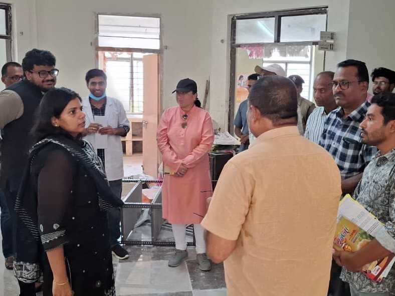 విద్యార్థులకు వైద్య పరీక్షలు నిర్వహించాలి: కలెక్టర్