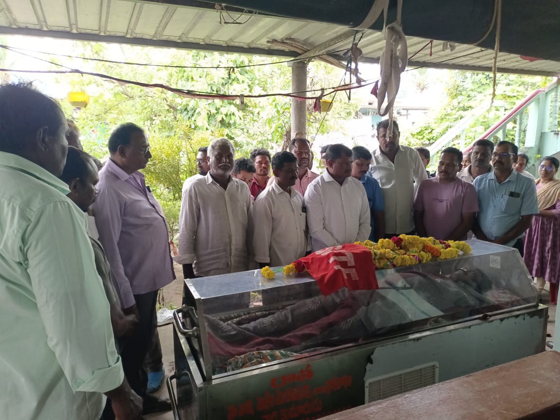 ఉపాధ్యాయుడు మృతి.. ఎమ్మెల్యే జారే నివాళి
