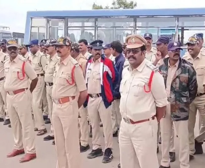 తాడిపత్రిలో భారీ పోలీసు బందోబస్తు