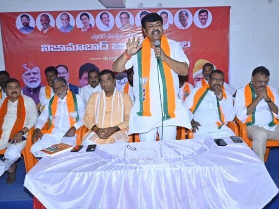 స్థానిక ఎన్నికల్లో కాషాయ జెండా ఎగరేస్తాం: దినేష్ కులాచారి