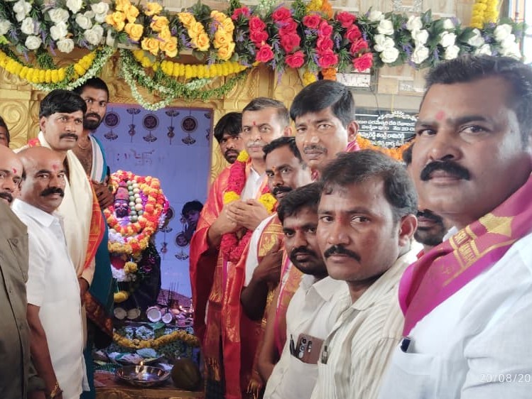 వైభవంగా విగ్రహ ప్రతిష్ట కార్యక్రమం