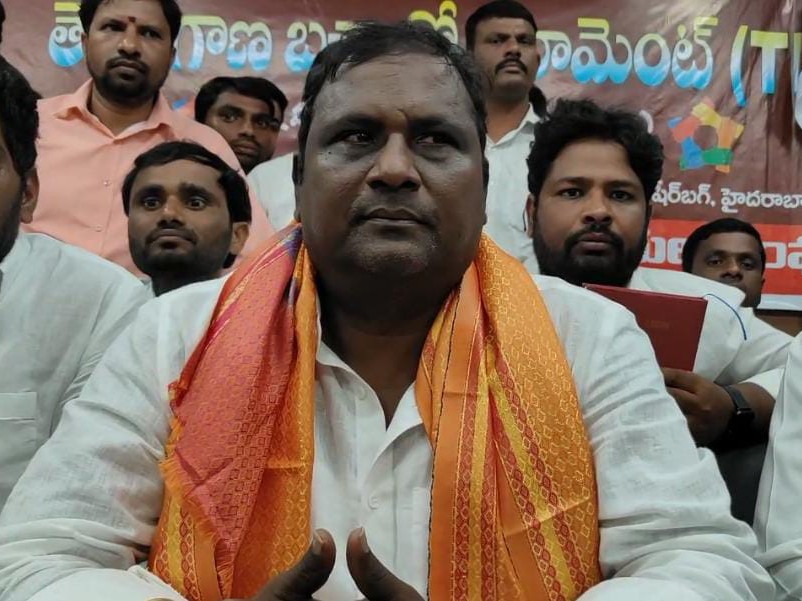 మన వ్యాపారాలు మనకే ఉండాలి: పిడమర్తి రవి