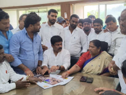ఆర్మూర్ అభివృద్ధికి కృషి: మంత్రి సీతక్క