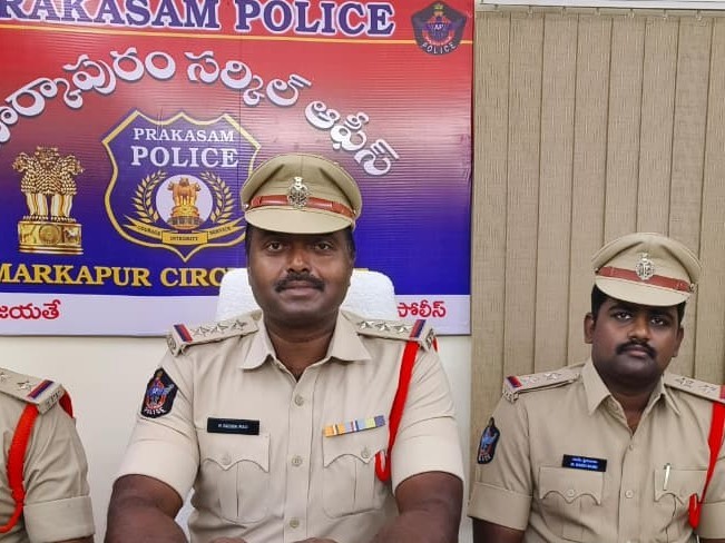 వినాయక మండపాలకు పర్మిషన్ తప్పనిసరి : సీఐ