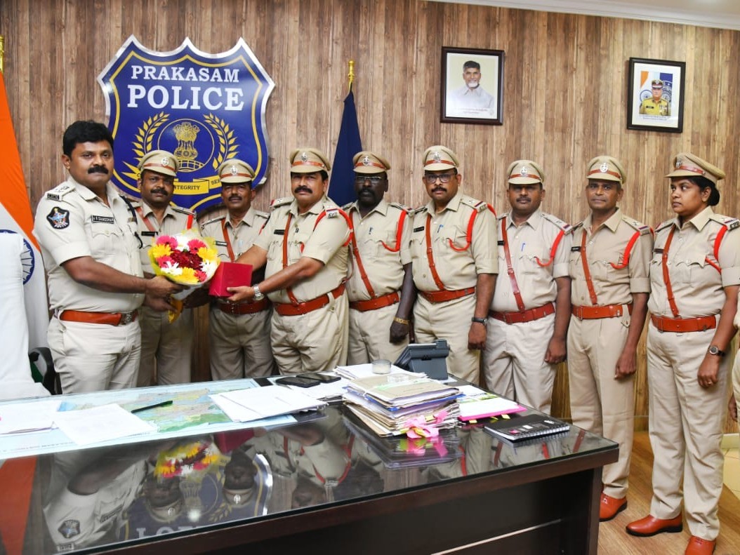 జిల్లాలో 9 మంది హెడ్ కానిస్టేబుళ్లకు పదోన్నతి