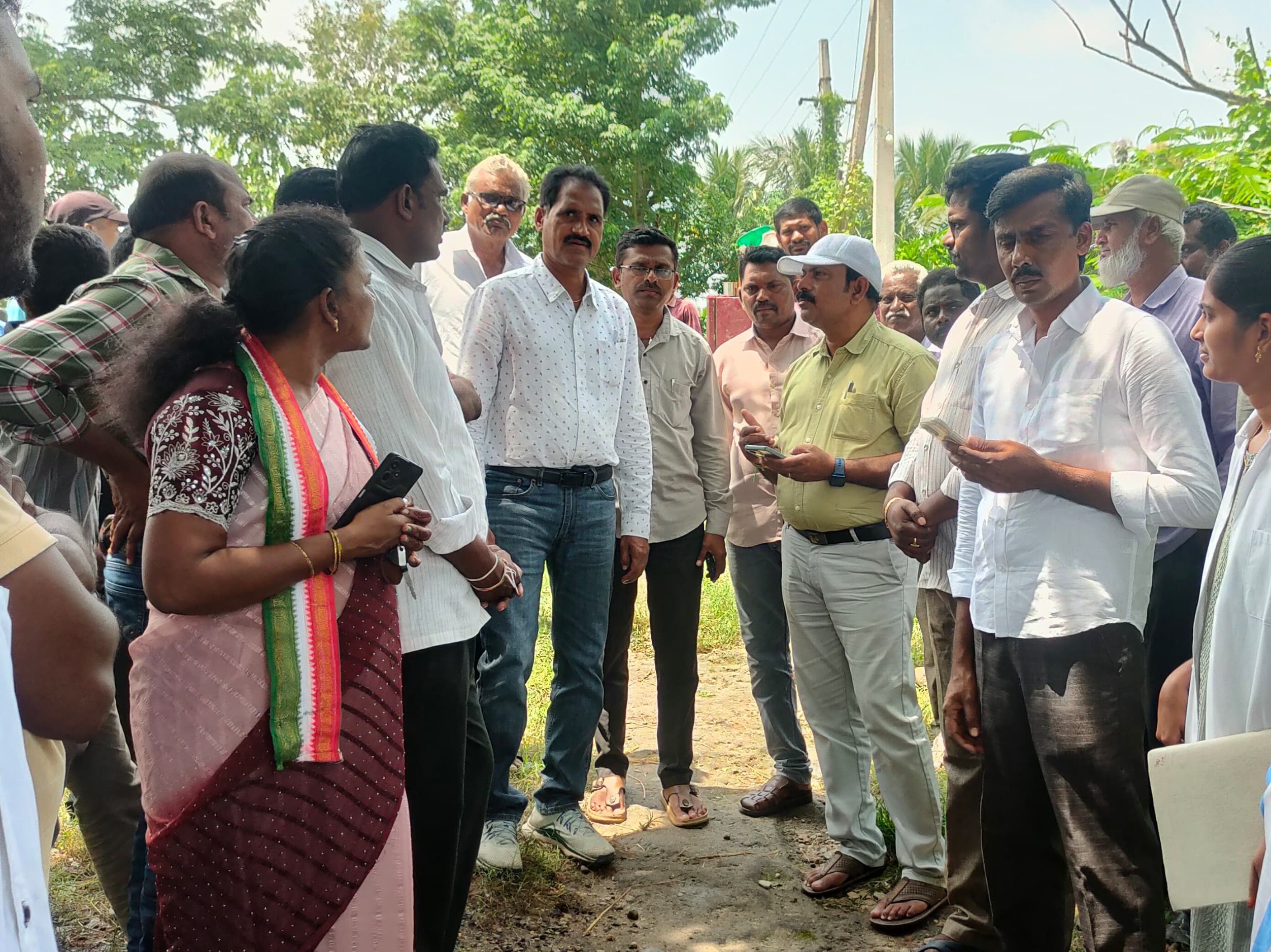 ‘పశువులను సురక్షిత ప్రాంతాలకు తరలించాలి’
