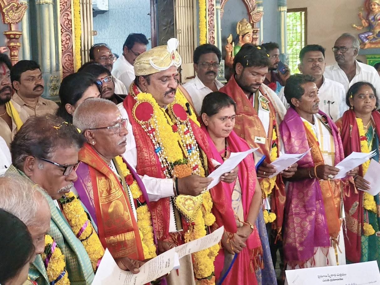 అమ్మవారి నూతన పాలకవర్గ ప్రమాణ స్వీకారం
