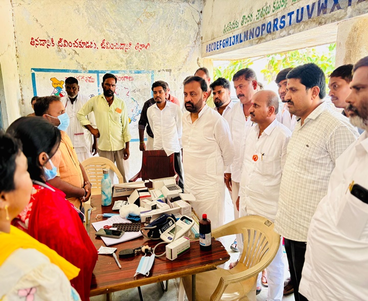 మెడికల్ క్యాంపును సందర్శించిన ఎమ్మెల్యే