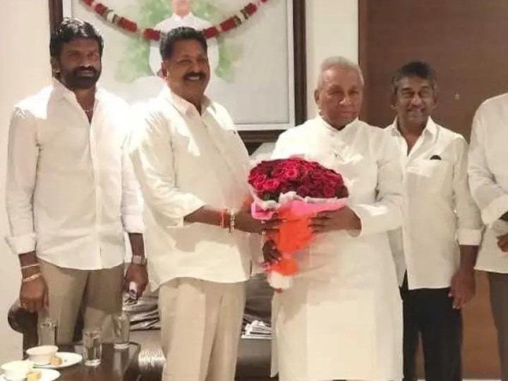మాజీ ఎంపీని కలిసిన కారుమూరి
