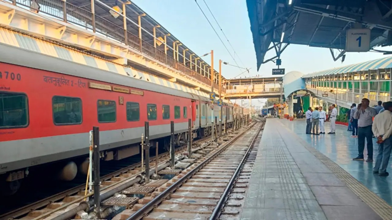 ఏ రైల్వే స్టేషన్‌కు వెళ్లాలో చూసుకోండి జర !