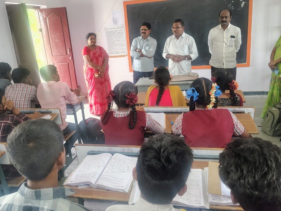 ‘విద్యార్థులకు రుచికరమైన ఆహారాన్ని అందించాలి’