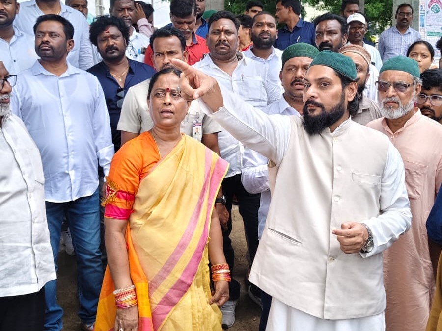 దర్గా అభివృద్ధికి కృషి చేస్తాను: మంత్రి