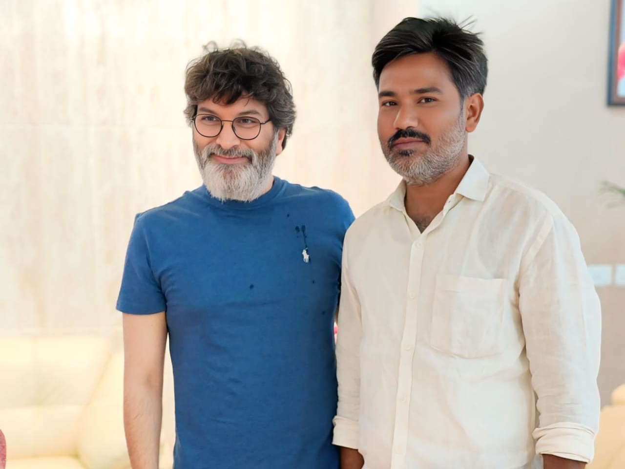 డైరక్టర్‌కు వీడ్కోలు పలికిన జనసేన పార్టీ జిల్లా కార్యదర్శి