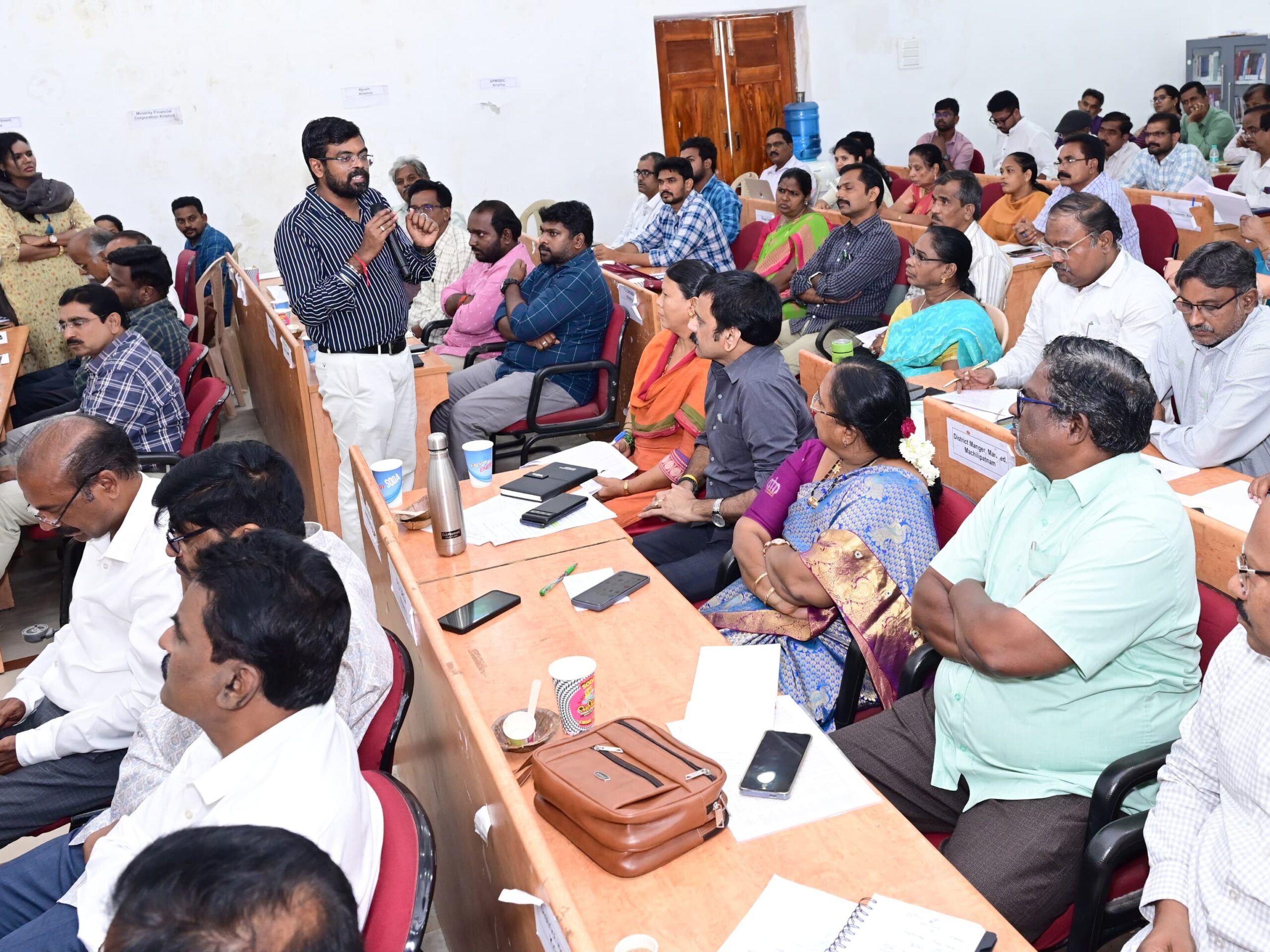 కేంద్ర అభివృద్ధి కార్యక్రమాలపై సమీక్ష