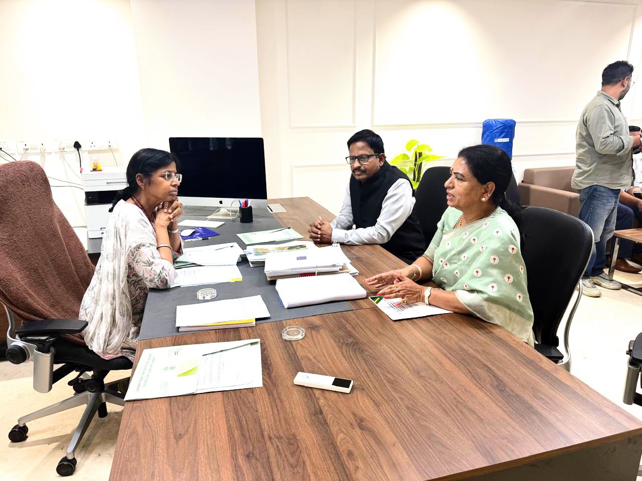 మున్సిపాలిటీల అభివృద్దే లక్ష్యం: ఎంపీ