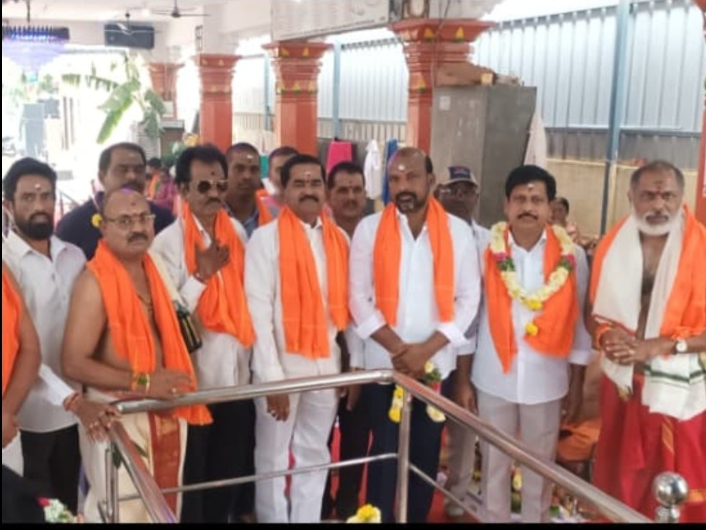 సత్యనారాయణ స్వామి వ్రతానికి హాజరైన ఎమ్మెల్యే