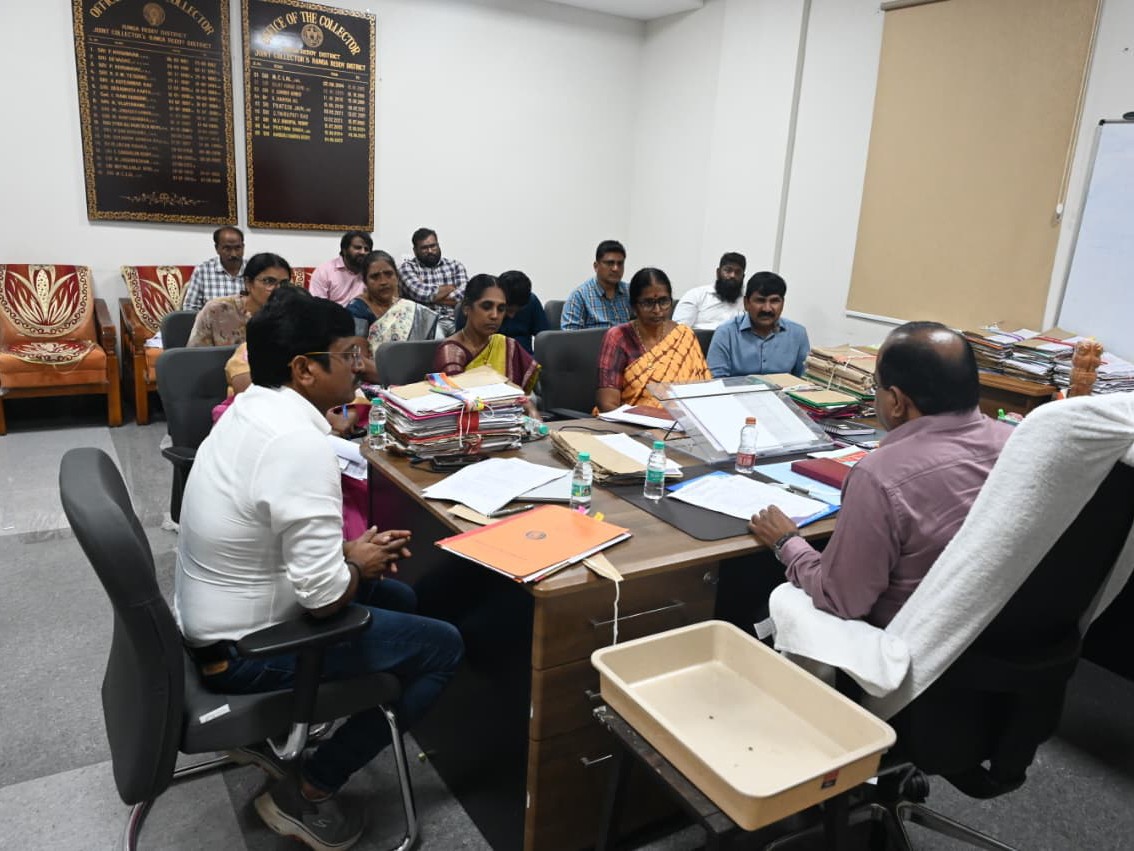 ధాన్యం కొనుగోలు కేంద్రాల ఏర్పాట్లపై సమీక్ష