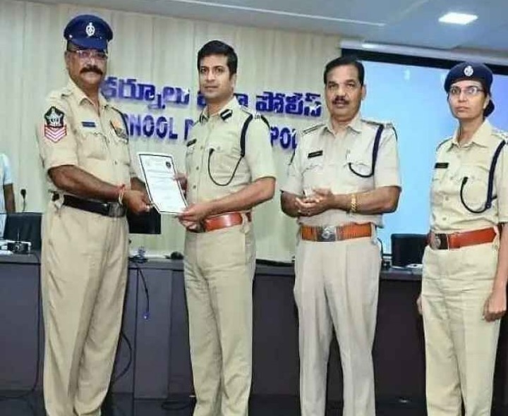 నందవరం హెడ్ కానిస్టేబులు ప్రశంసా పత్రం