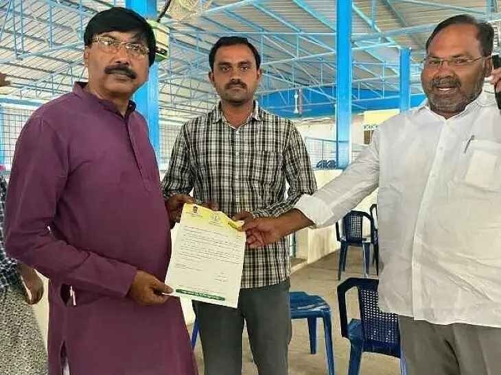 రూ. 7 లక్షల CMRF చెక్కుల పంపిణీ