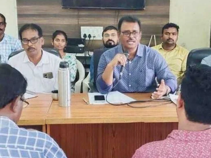 బాధ్యతాయుతంగా పనిచేయాలి: MRO
