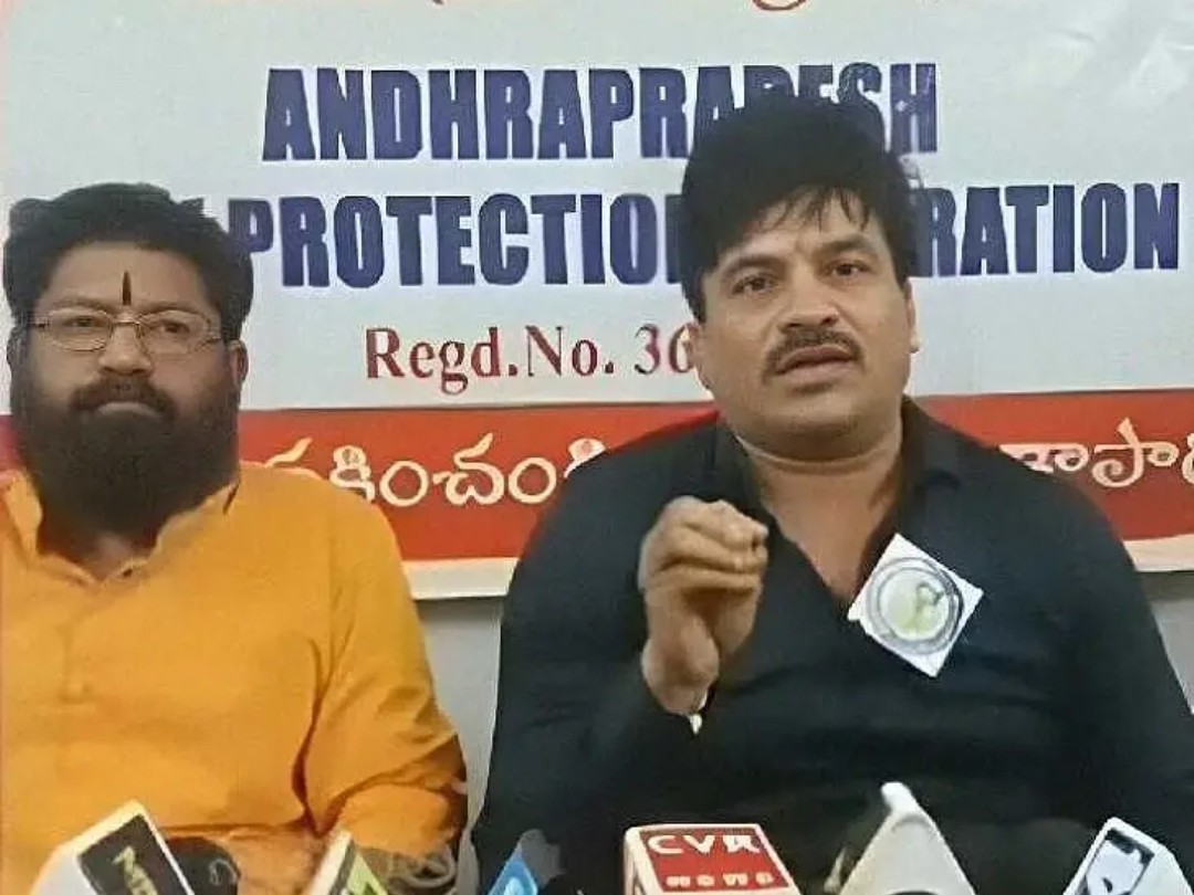 ‘పశువుల అక్రమ రవాణా జరగకుండా చూడాలి’