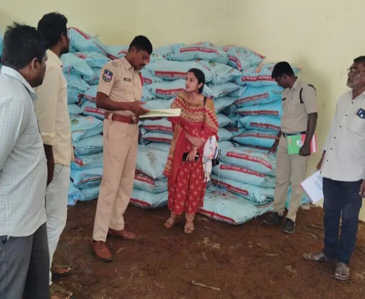 తాడిచెర్లలో PACS గోదాంపై ఆకస్మిక తనిఖీ