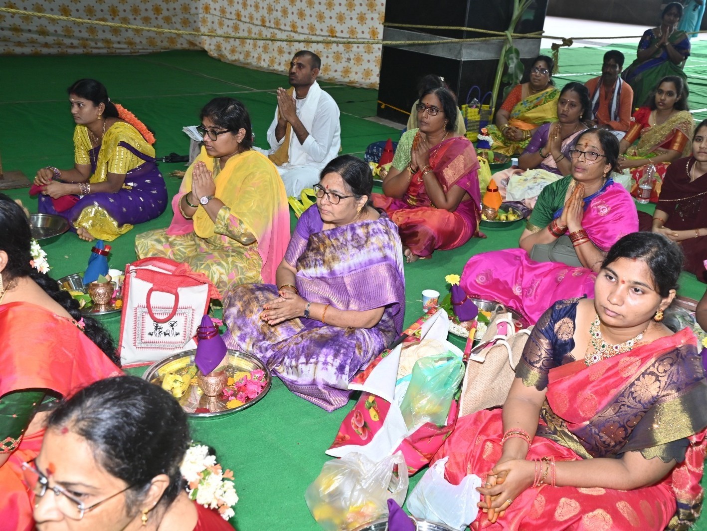 ఇంద్రకీలాద్రిపై సామూహిక వరలక్ష్మి వ్రతం