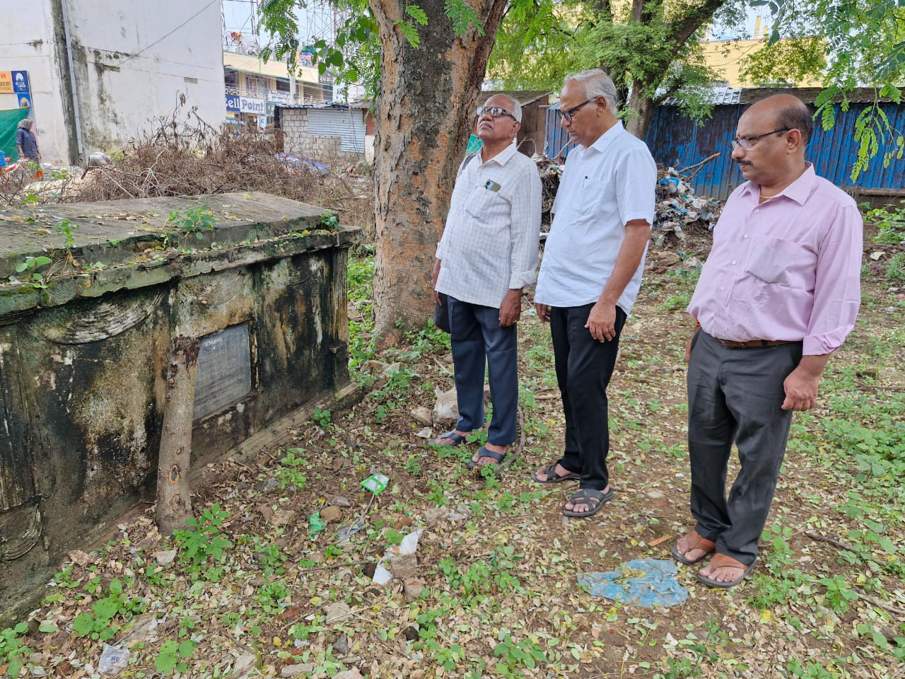 ‘అక్రమ నిర్మాణాలను నిలుపుదల చేయాలి’