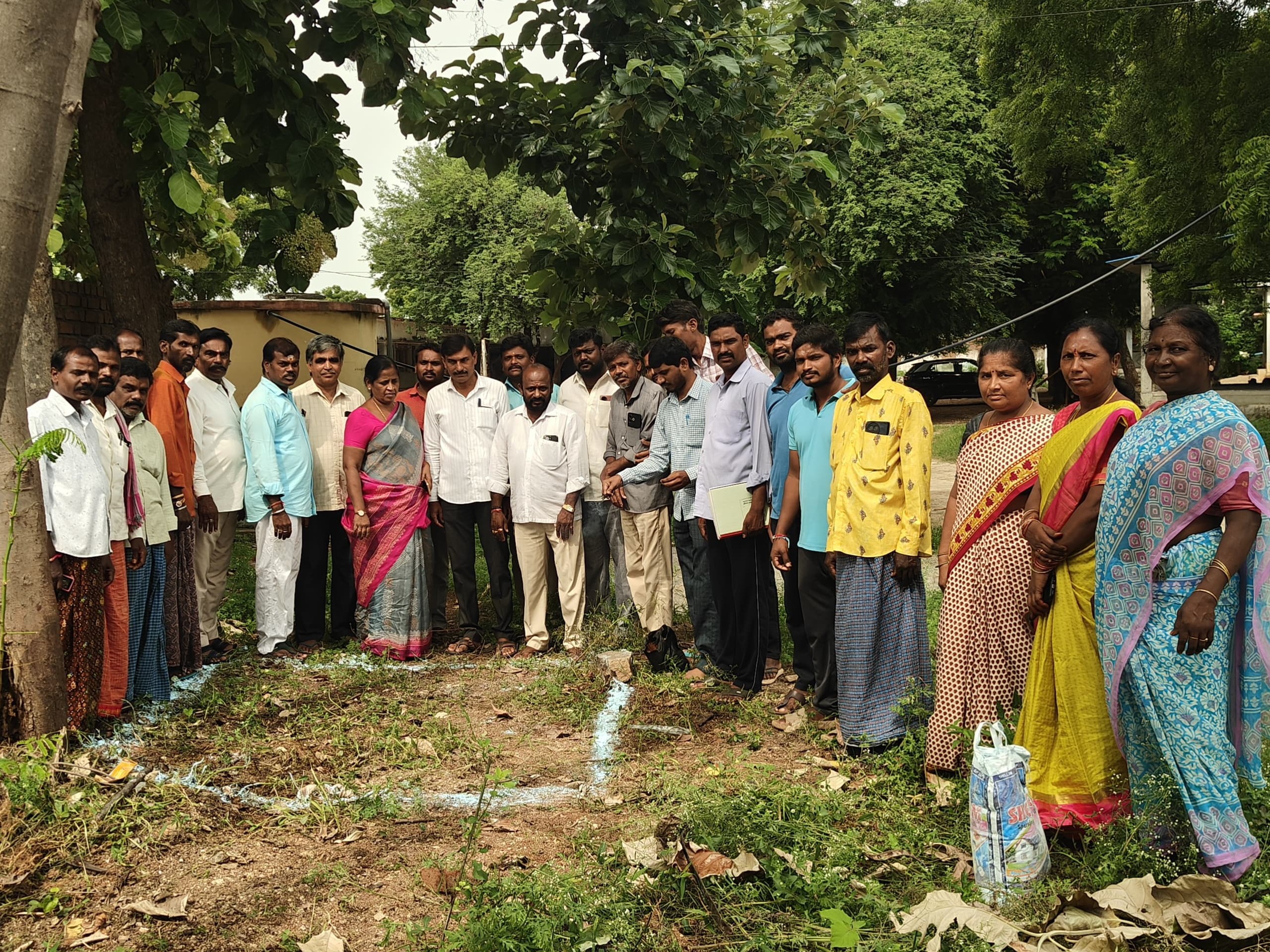 ఇంకుడు గుంతలు ఏర్పాటు చేసుకోవాలి: ఎంపీడీవో