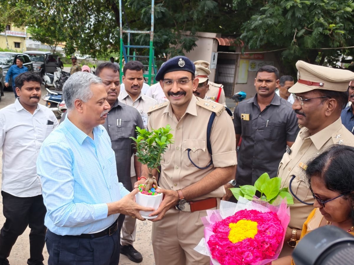 బాపట్లకు ఏపీఎస్‌ఆర్టీసీ వీసీ & ఎండీ