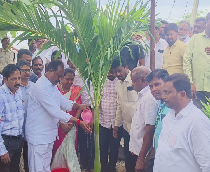 పల్లెల అభివృద్ధికి ప్రభుత్వం కృషి చేస్తుంది: MLA గండ్ర