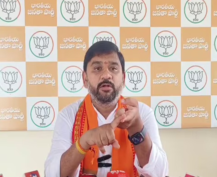 దీక్షవిరమించిన BJP ఎమ్మెల్యే