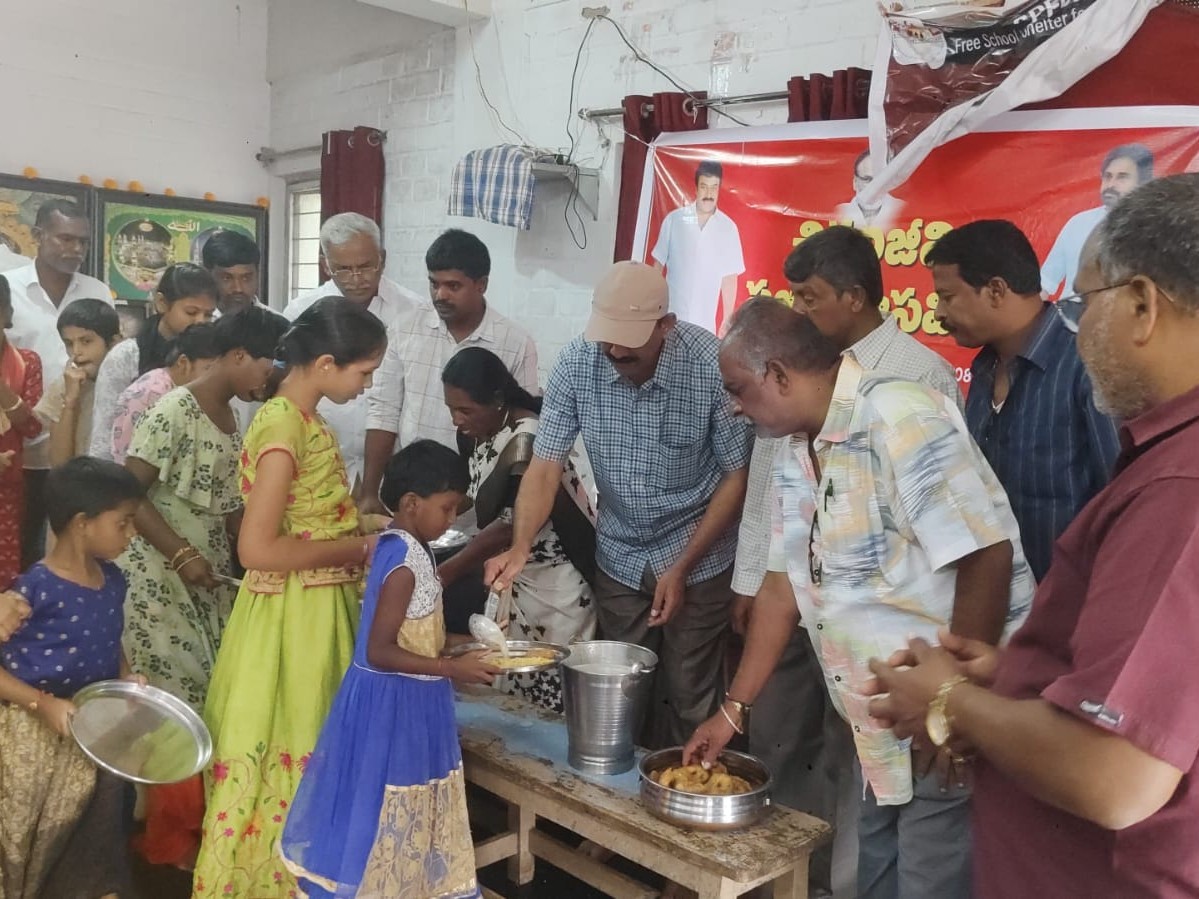 మదనపల్లెలో చిరంజీవి జన్మదిన వేడుకలు