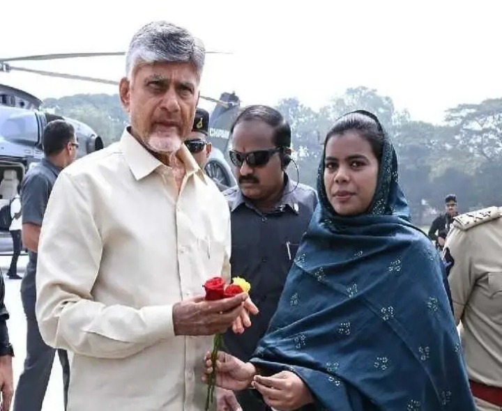 సీఎం చంద్రబాబుకు స్వాగతం పలికిన కలెక్టర్