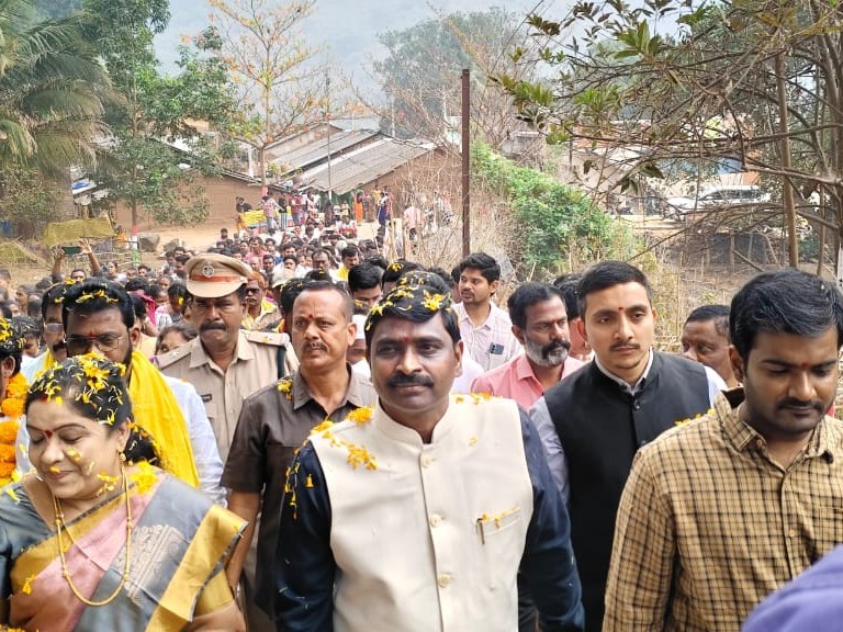 ‘జలపాతాన్ని ప్రధాన పర్యాటకంగా తీర్చిదిద్దాలి’