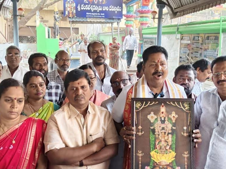 వారికి ఆ భగవంతుడే బుద్ధి చెప్పాలి: మాజీ మంత్రి