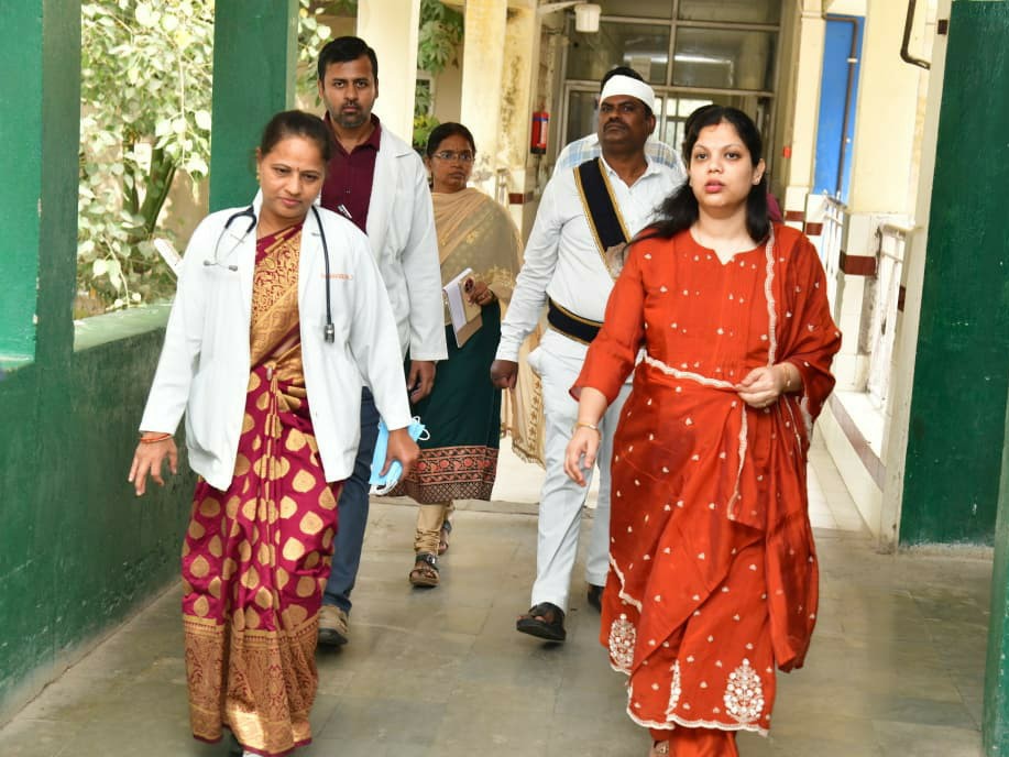 ప్రభుత్వ ప్రధాన ఆస్పత్రిలో అధునాతన వైద్య పరికరాల పరిశీలన