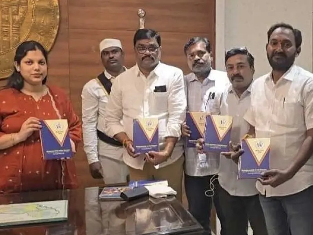 డబ్ల్యూజేఐ డైరీని ఆవిష్కరించిన జిల్లా కలెక్టర్