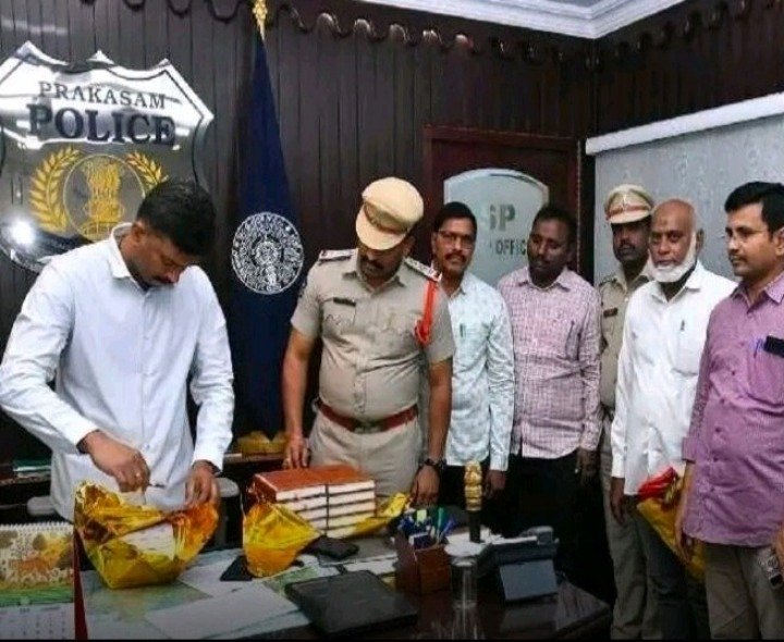 పోలీస్ డైరీని ఆవిష్కరించిన ఎస్పీ