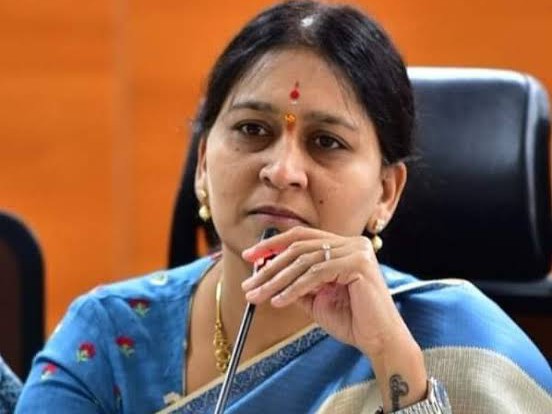 రేపు అన్ని గ్రామాల్లో నిరసన కార్యక్రమాలు చేపట్టాలి: కవిత