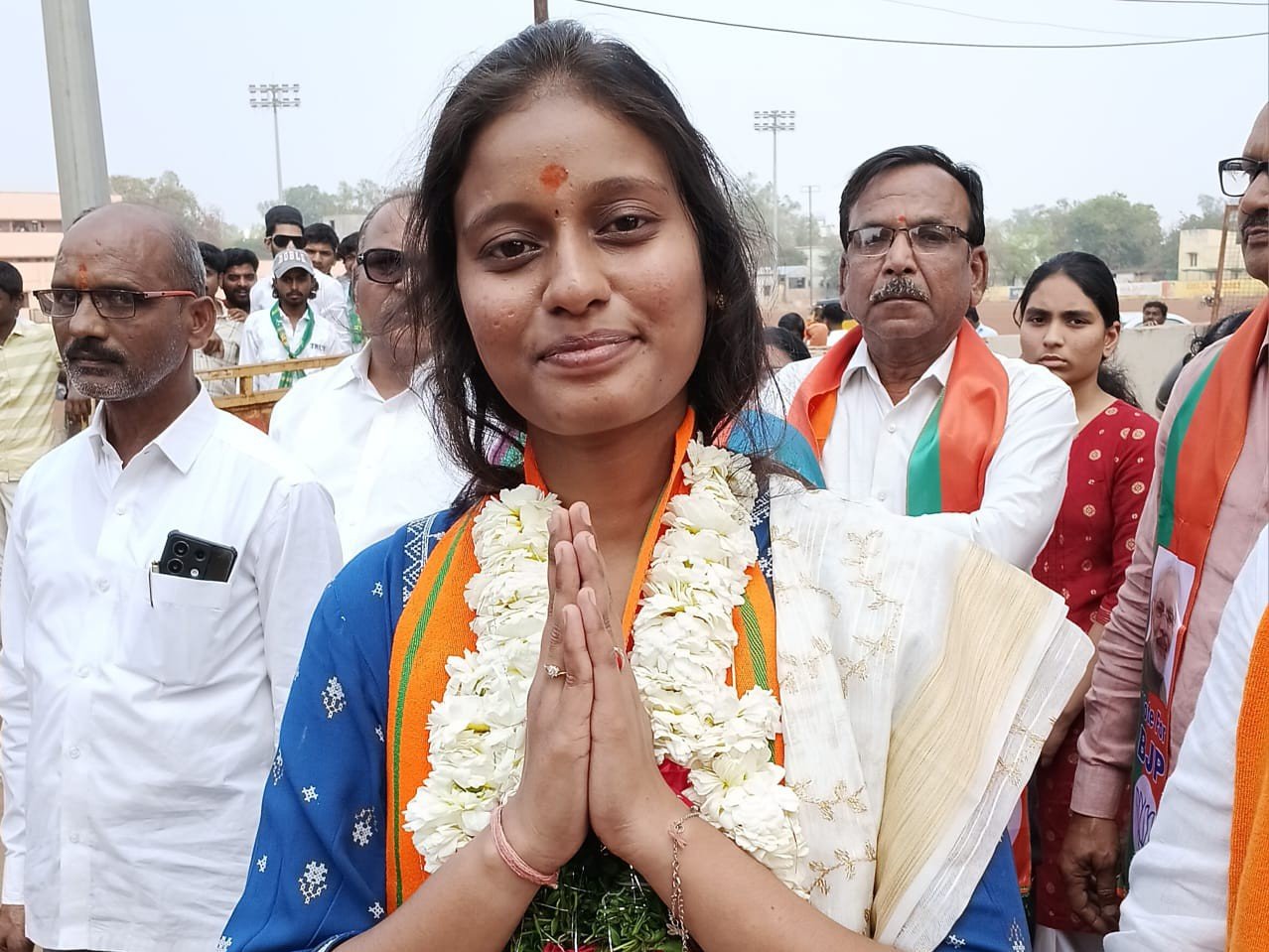 ఎన్నికల బరీలో వైద్య విద్యార్థినీ