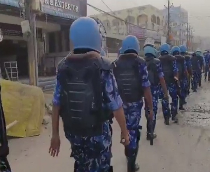 బహదూర్పురాలో పోలీసుల ఫ్లాగ్ మార్చ్