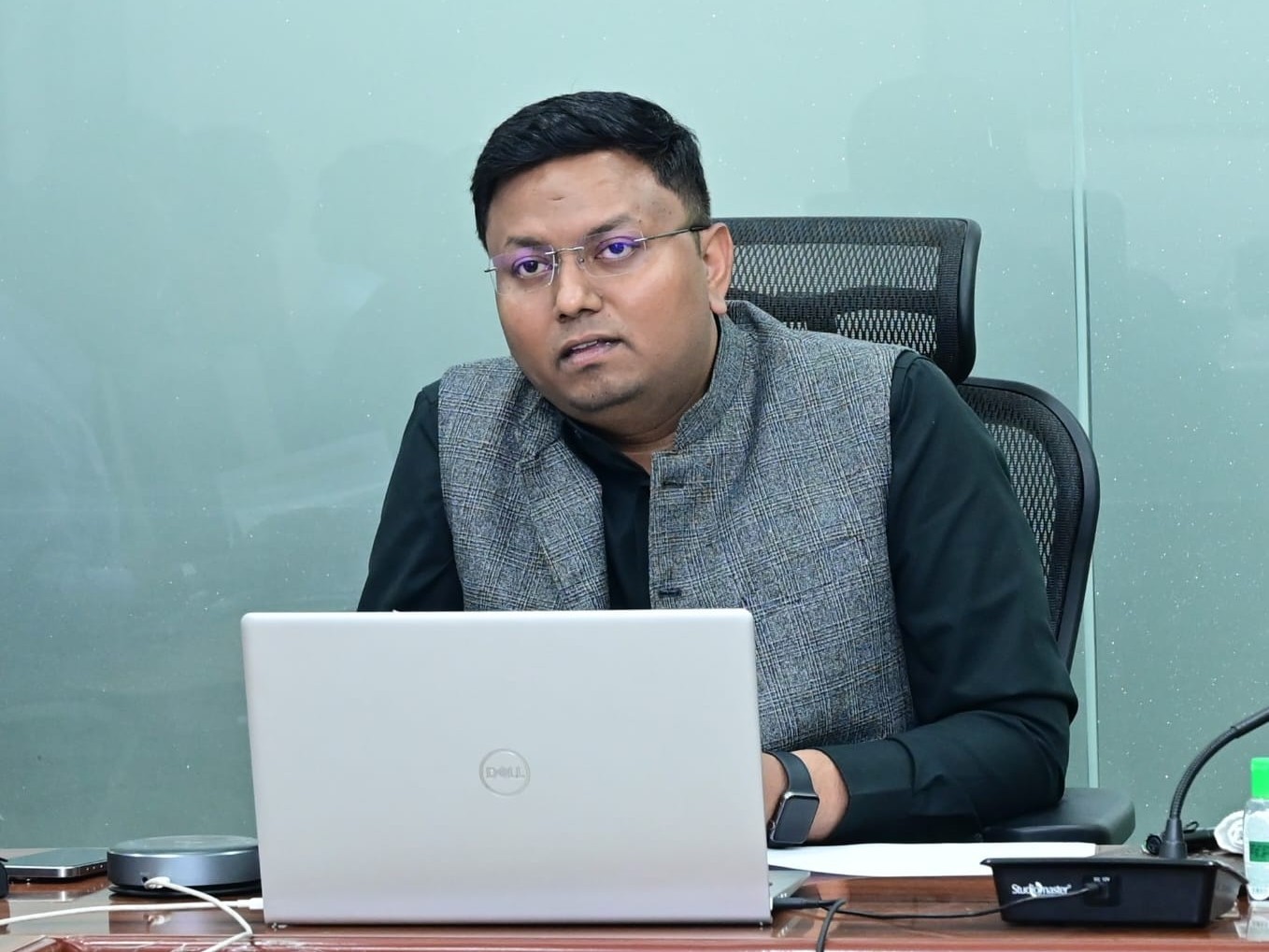 ‘వాట్సాప్ సేవలపై అవగాహన పెంచాలి’