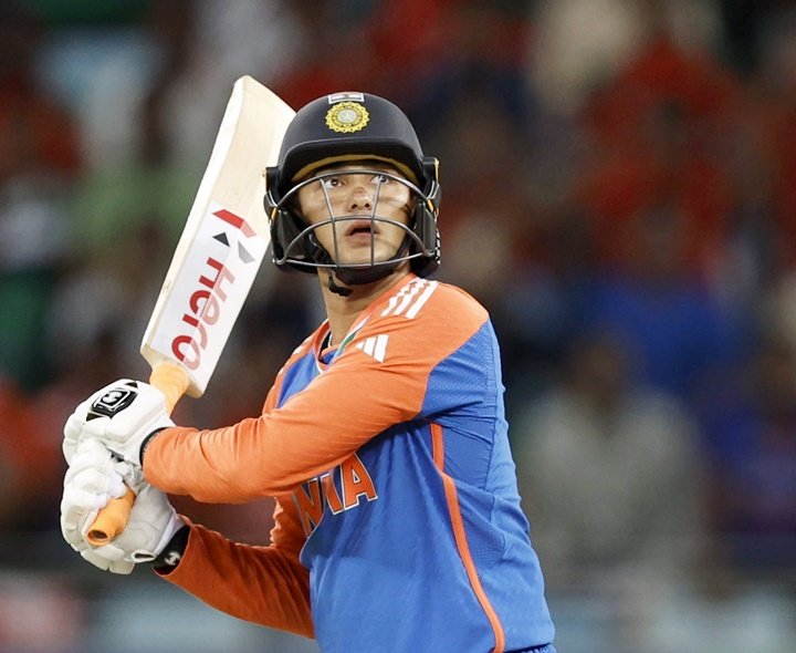 వరుస డకౌట్స్.. అభిషేక్ చెత్త రికార్డులు